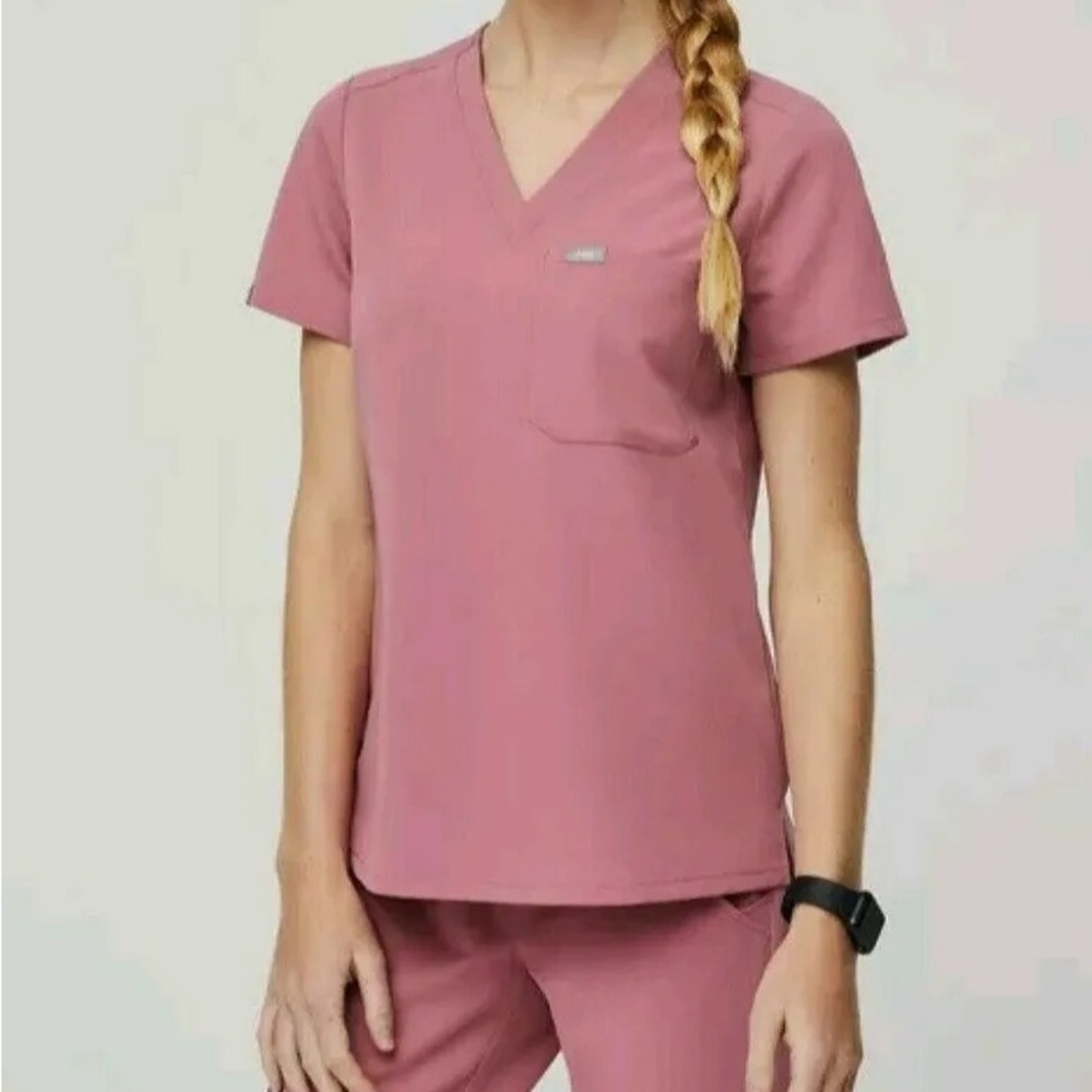 NWT Figs Catarina Top Quartz Medium